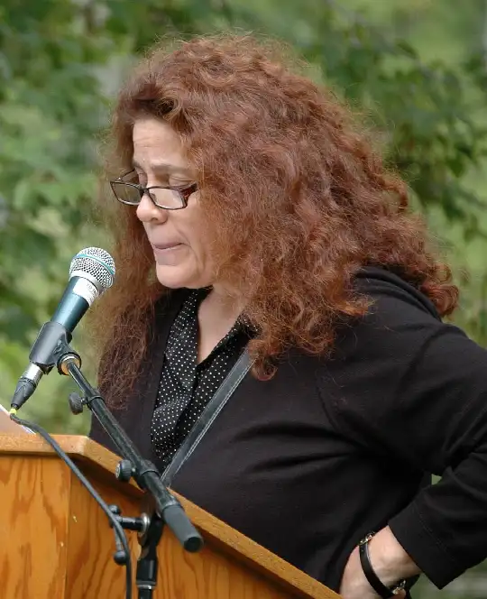 آن مایکلز عکس و بیوگرافی آن مایکلز (Anne Michaels)
