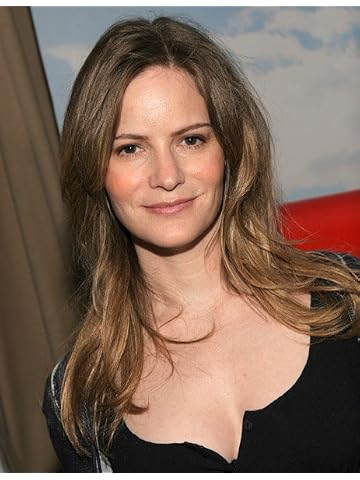 Jennifer Jason Leigh